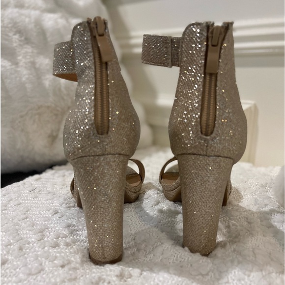 Gold Glitter Heels, Size 8 - Picture 3 of 5
